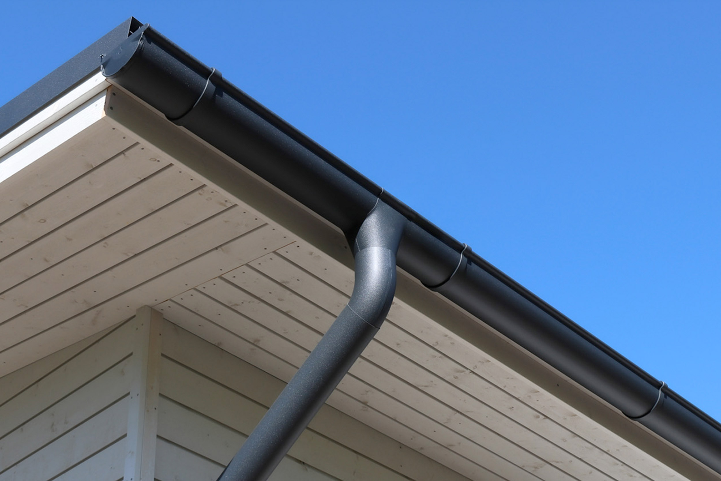 Mattapintaiset rännit asennettuna!